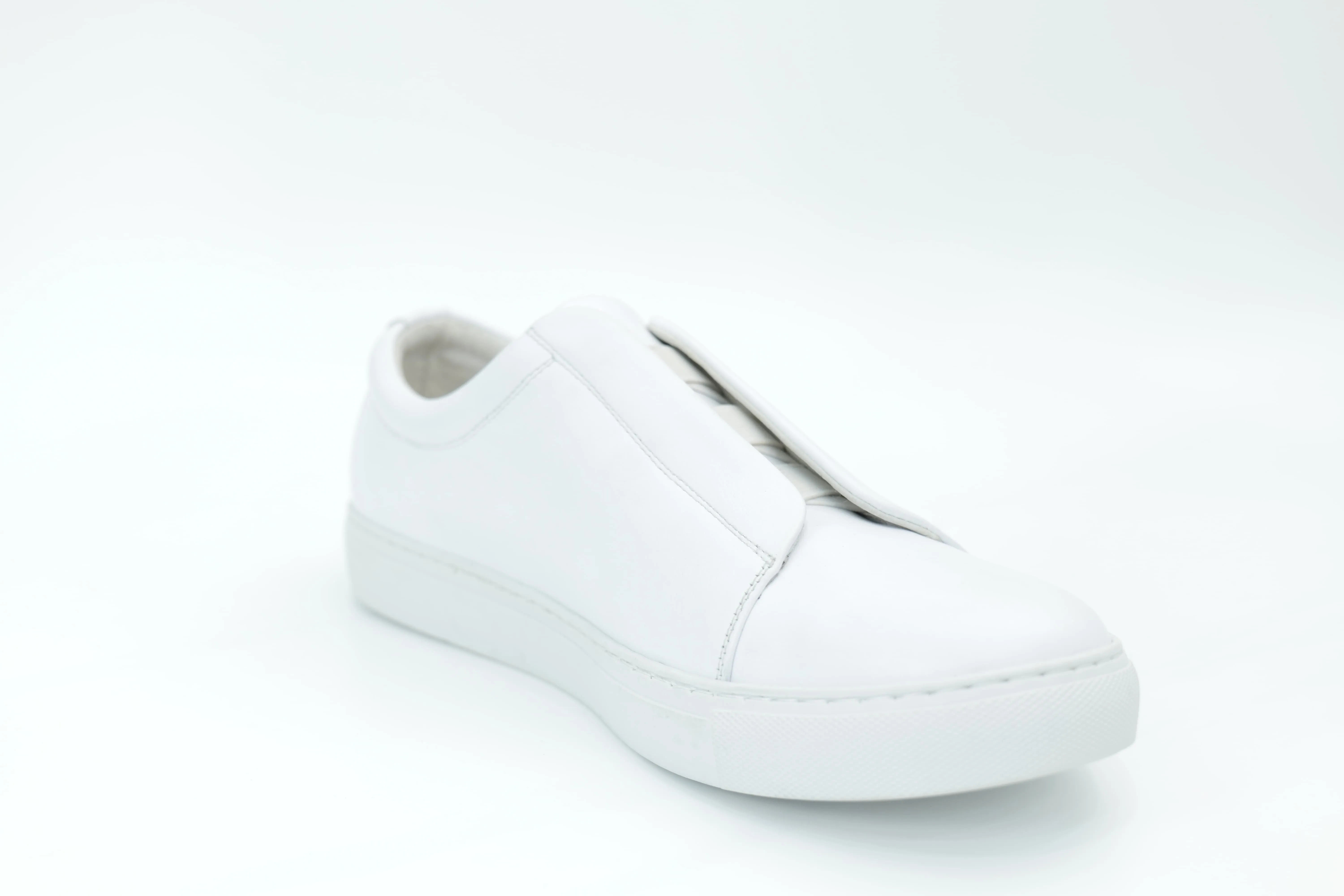 Casual sneakers