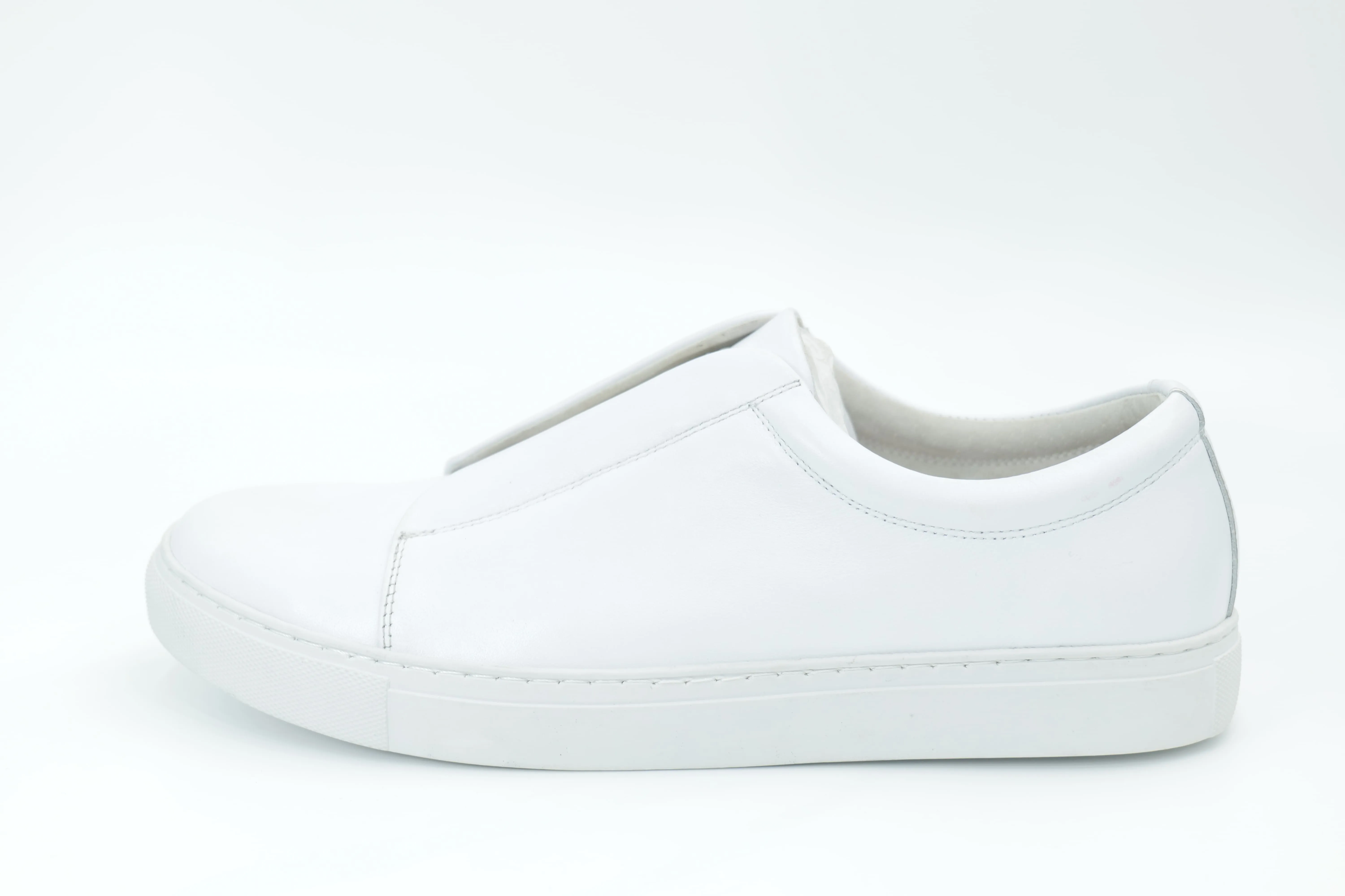 Casual sneakers