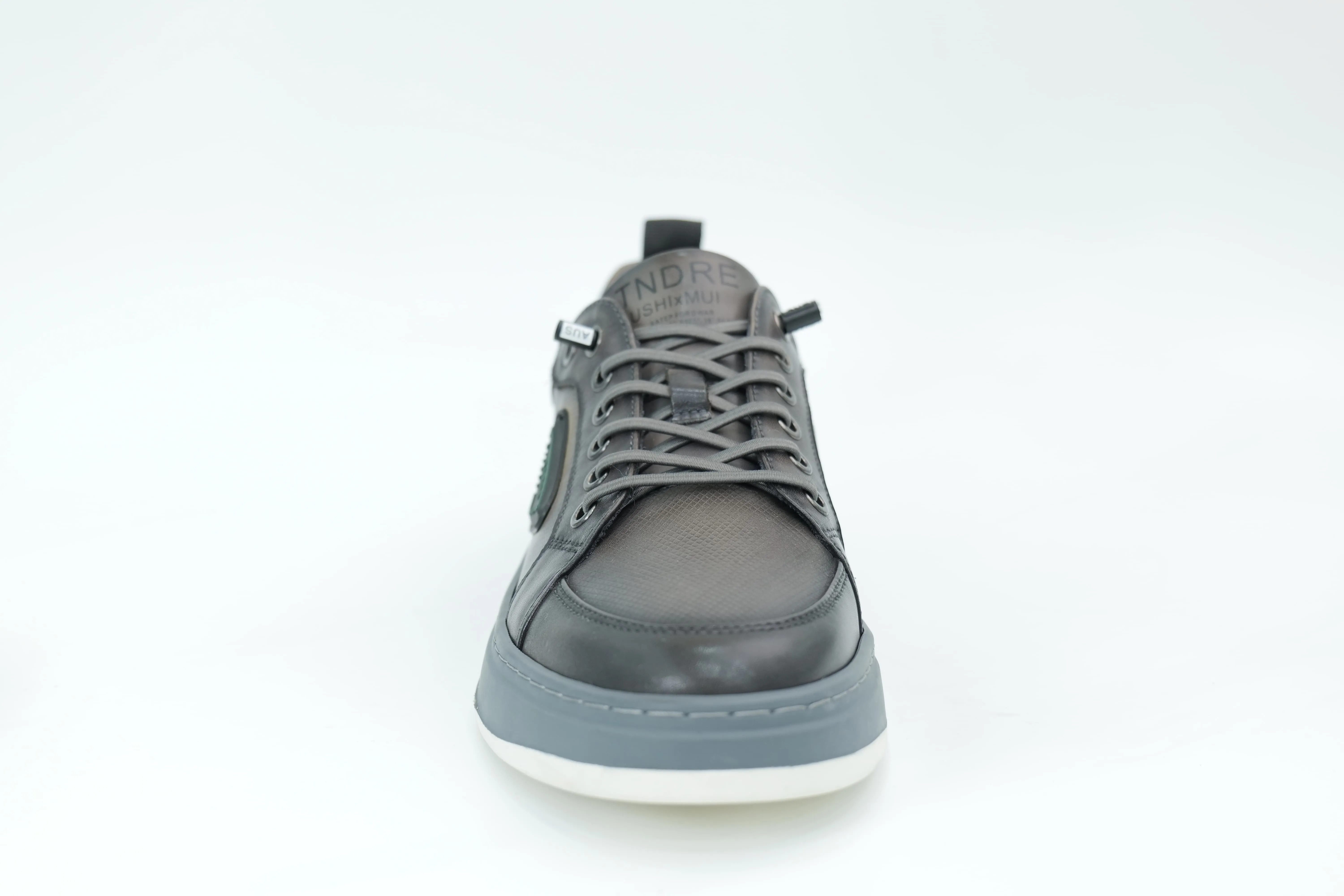 Casual sneakers