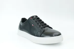 Casual sneakers