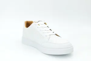 Casual sneakers