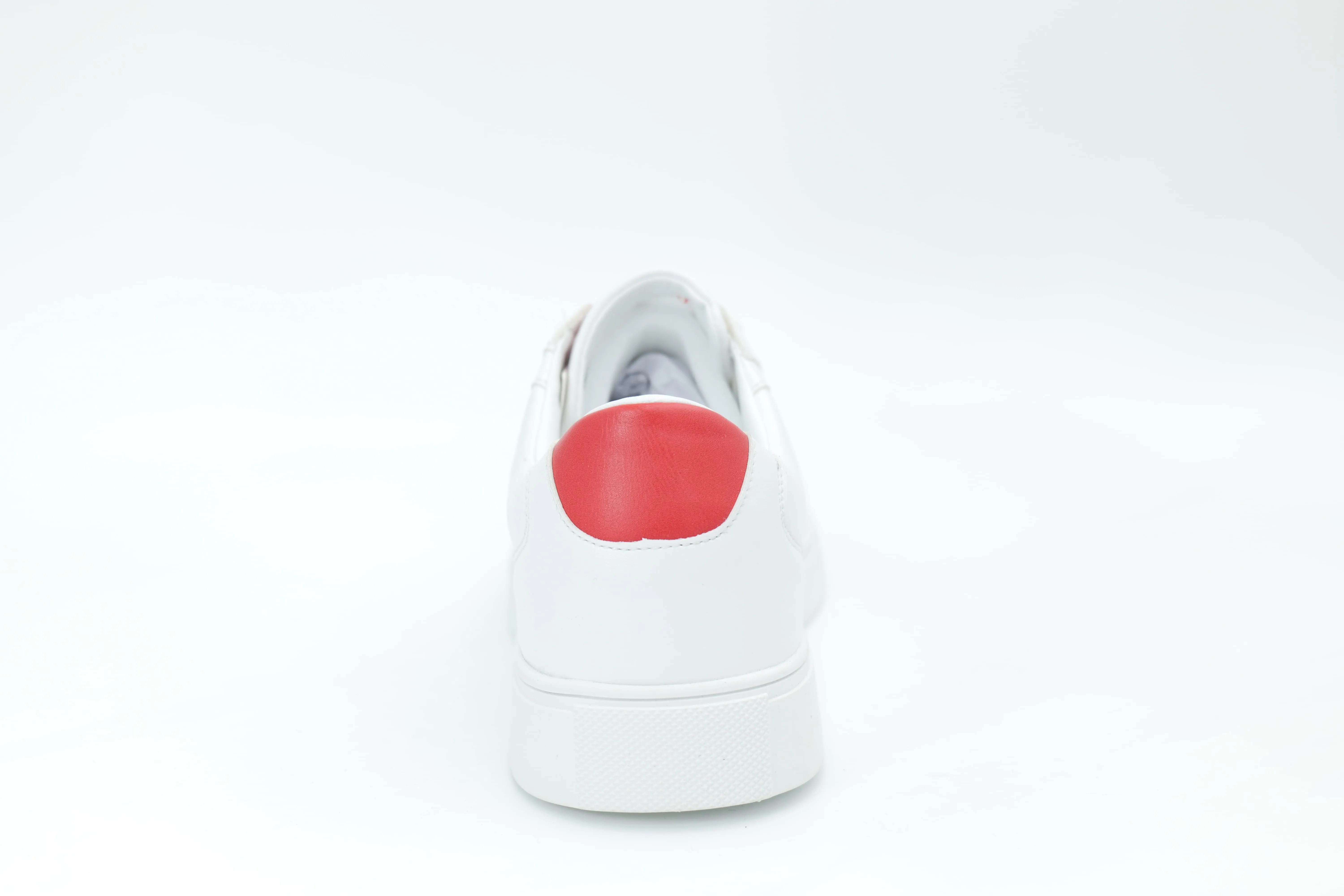 Casual sneakers