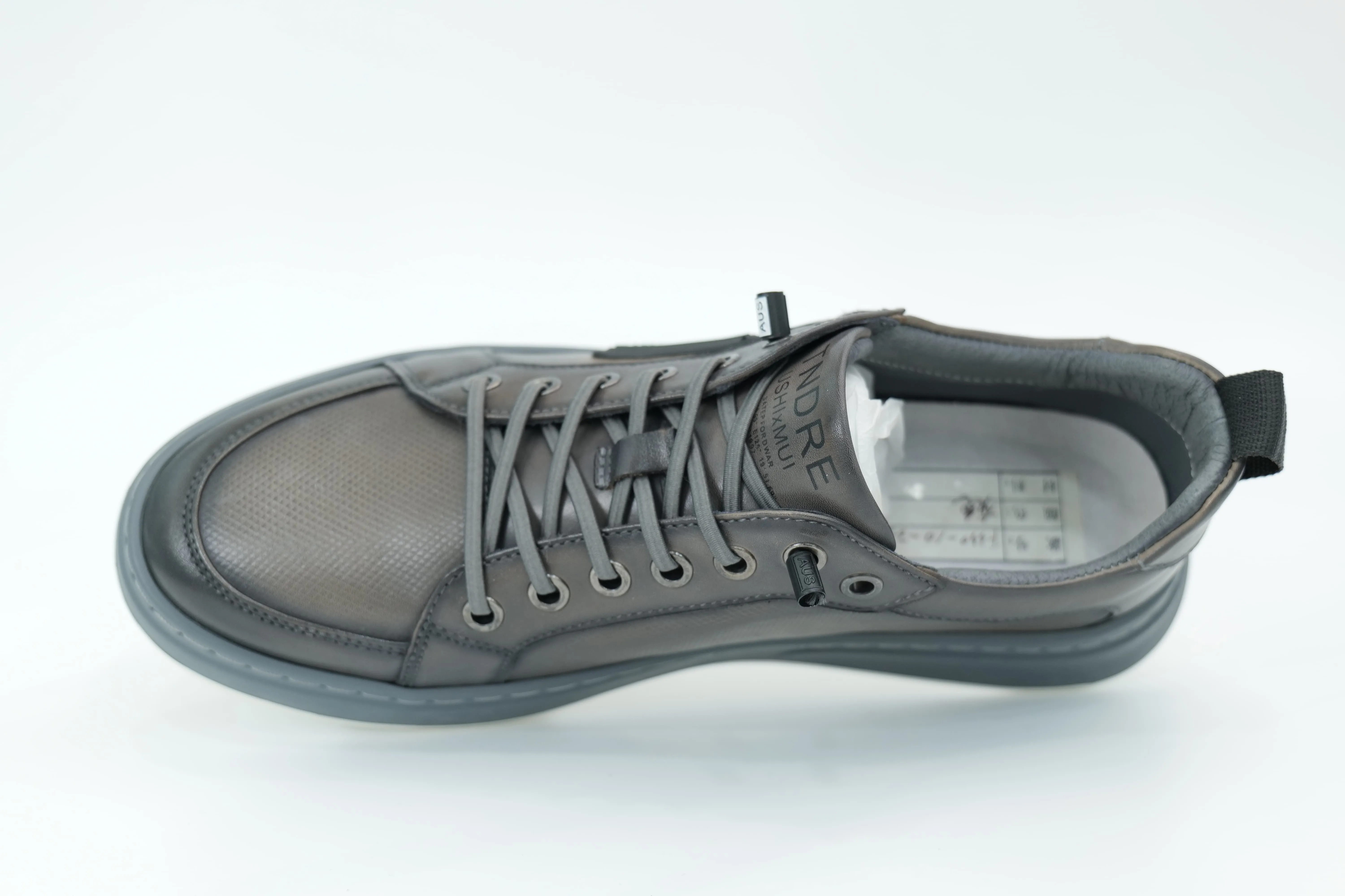 Casual sneakers