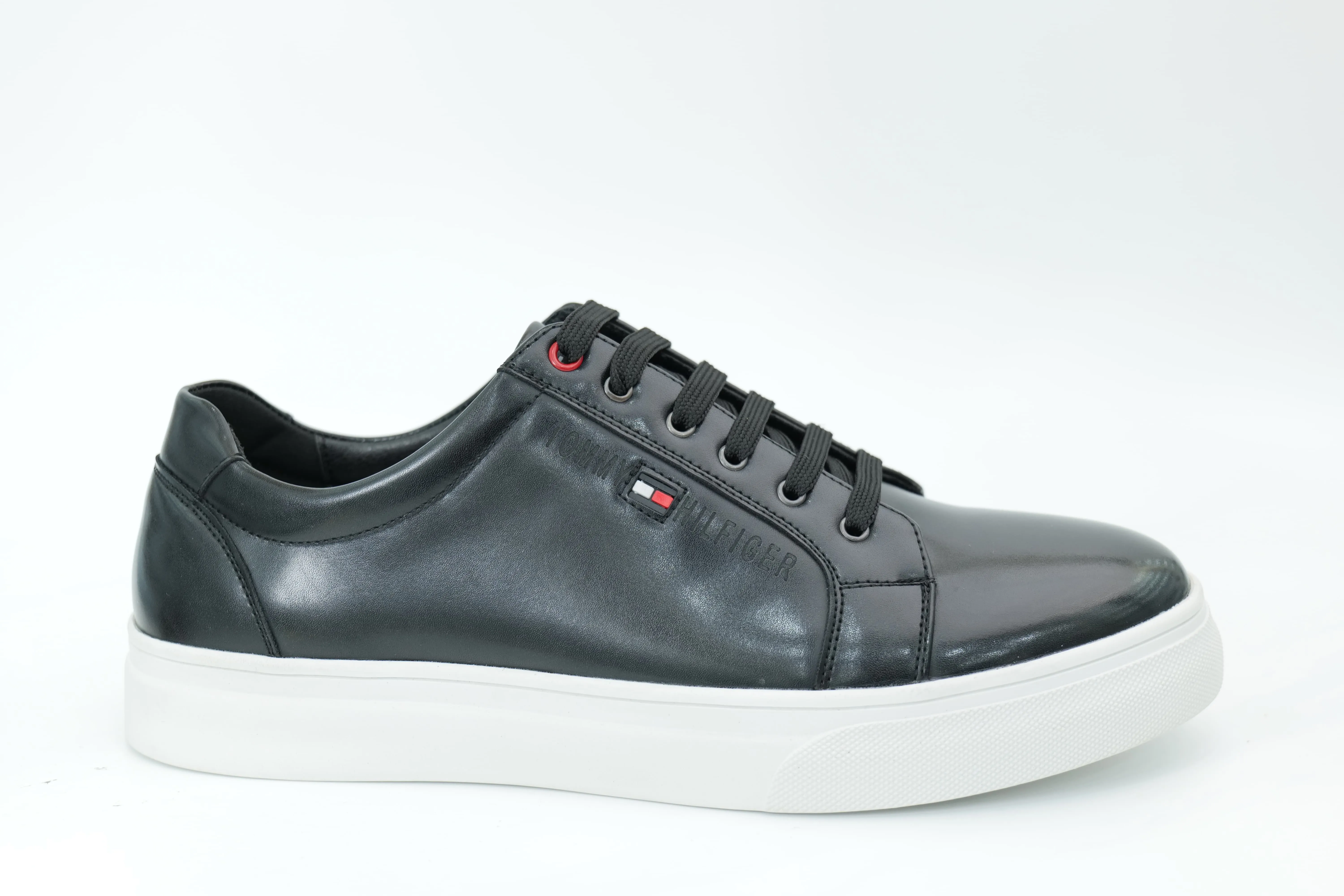 Casual sneakers