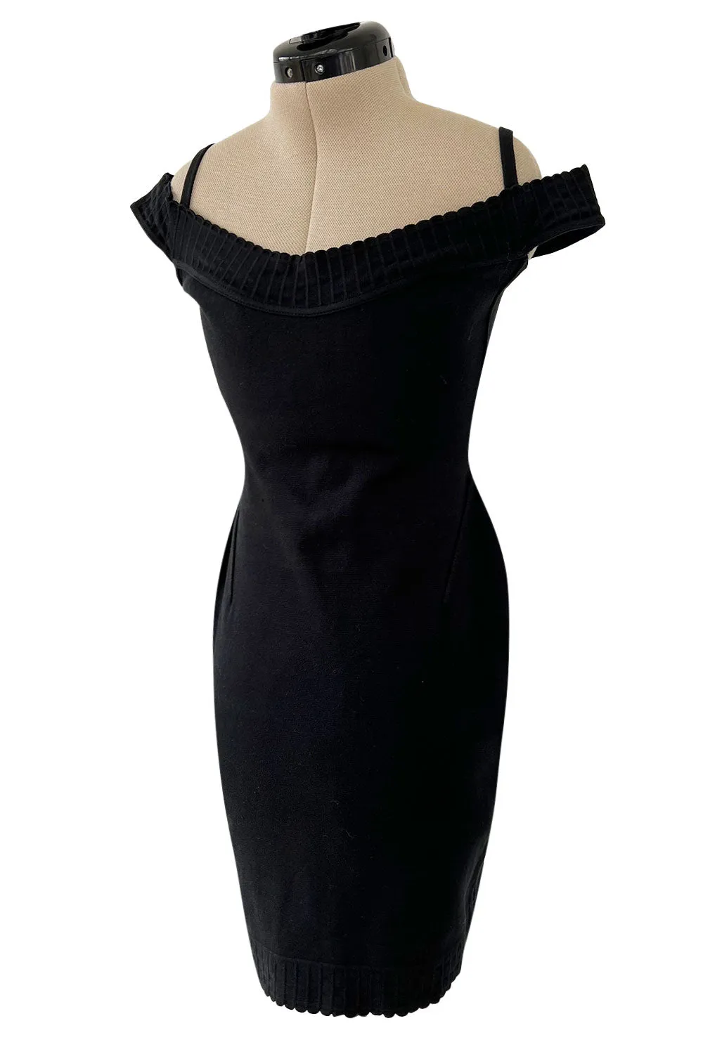 Documented Spring 1992 Azzedine Alaia Black Bodyt Hugging Knit Off Shoulder