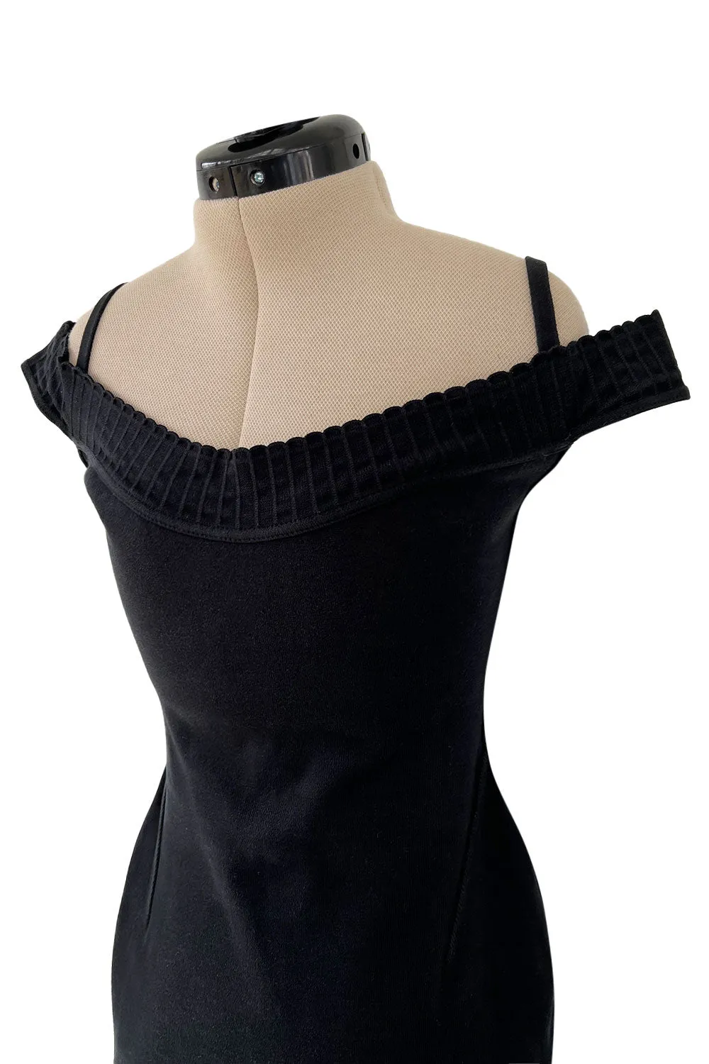 Documented Spring 1992 Azzedine Alaia Black Bodyt Hugging Knit Off Shoulder