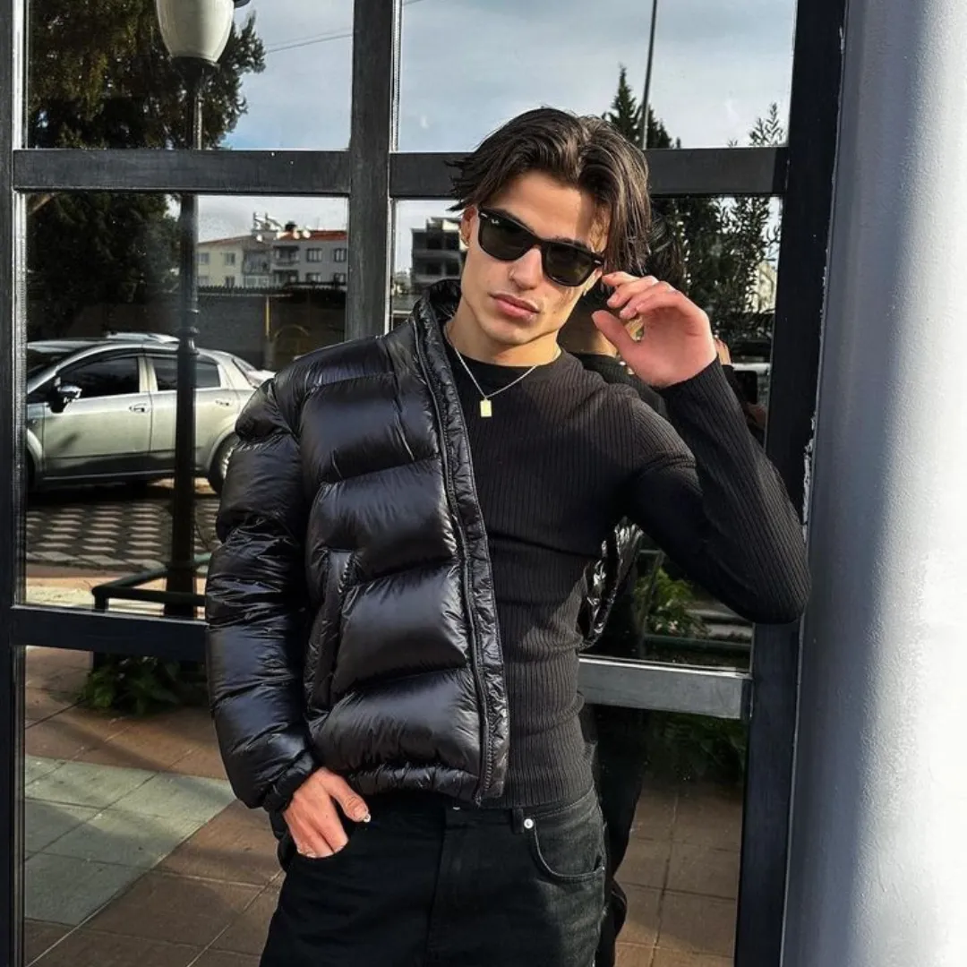 Men's Puffer Jacket with Cozy Hood - Stylish Winter Outerwear for Cold Weather