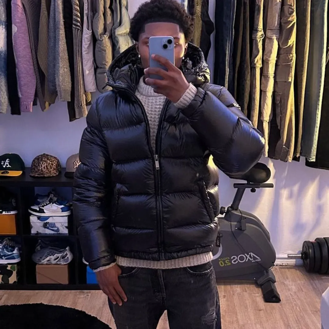 Men's Puffer Jacket with Cozy Hood - Stylish Winter Outerwear for Cold Weather