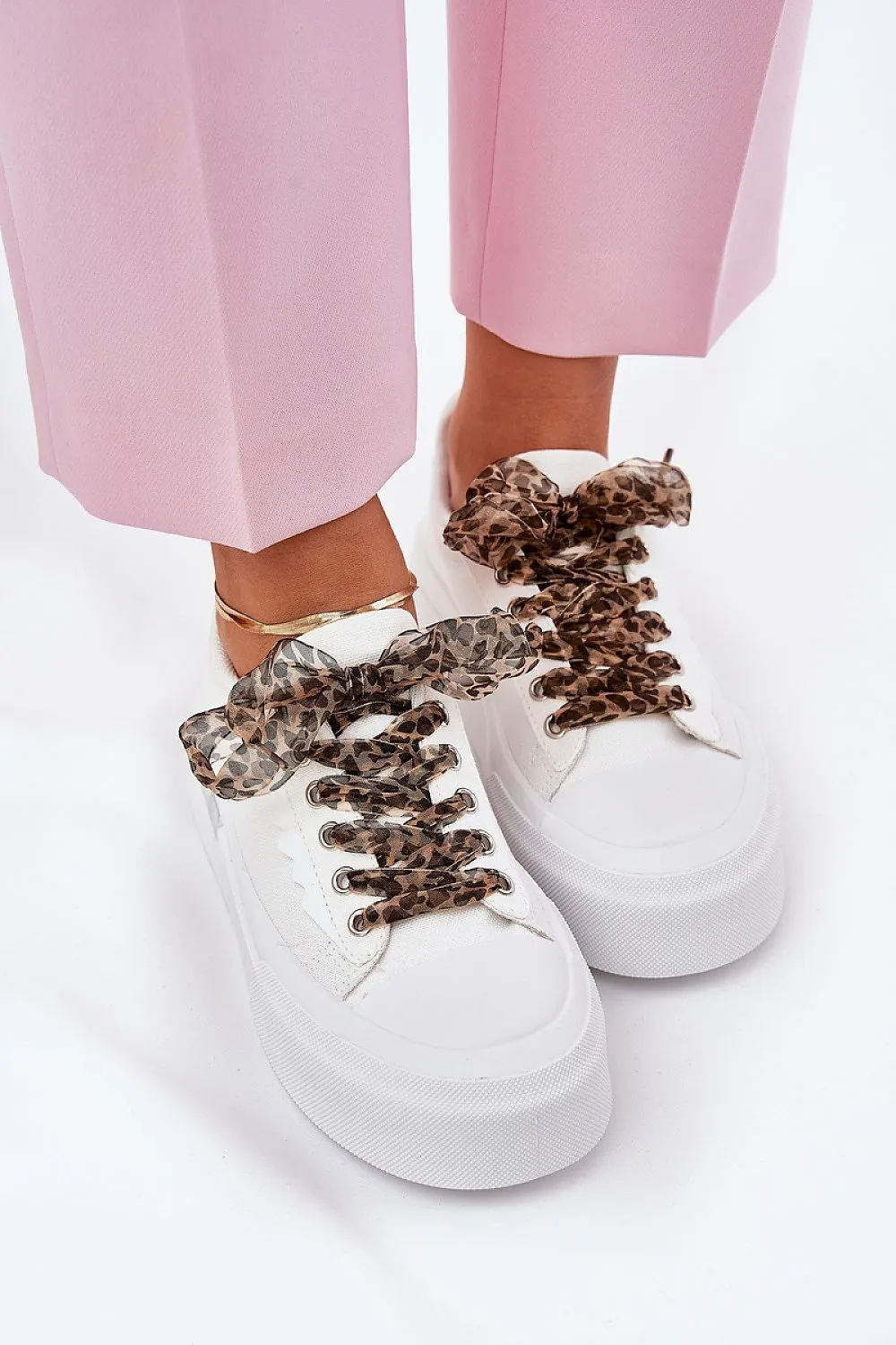 Sneakers Step in style