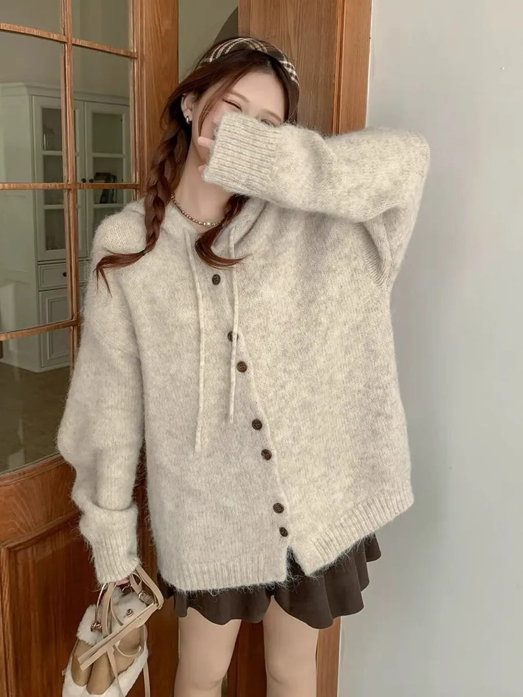 Stylish Solid Button-Up Cardigan with a Relaxed Fit