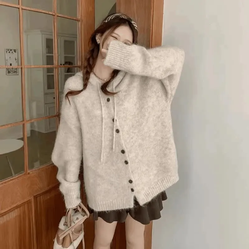 Stylish Solid Button-Up Cardigan with a Relaxed Fit